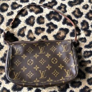 Authentic Louis Vuitton Pouchette